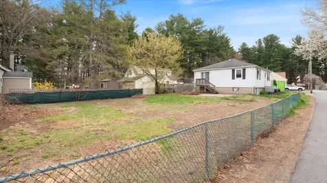 7 Westerdale Avenue Salem NH 03079