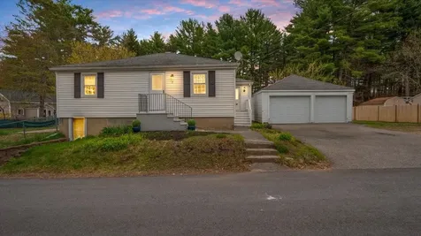 7 Westerdale Avenue Salem NH 03079