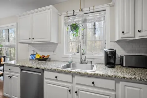 2 Scottie Way Amherst NH 03031