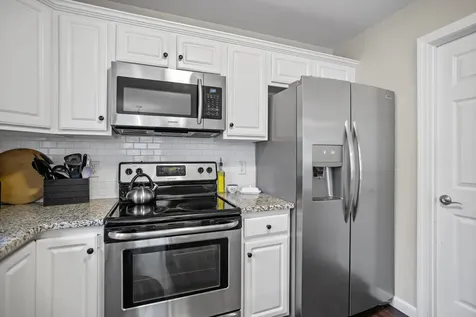 2 Scottie Way Amherst NH 03031