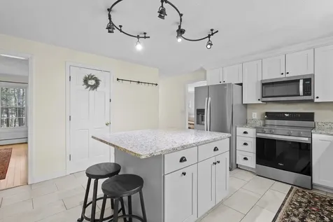16 Timmins Road Bow NH 03304