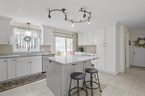 16 Timmins Road Bow NH 03304