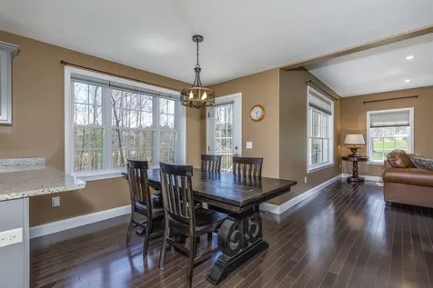 29 Churchill Drive Hooksett NH 03106