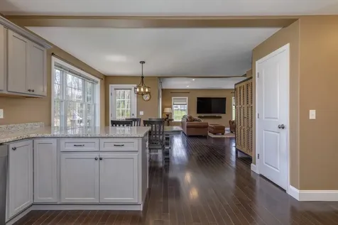 29 Churchill Drive Hooksett NH 03106