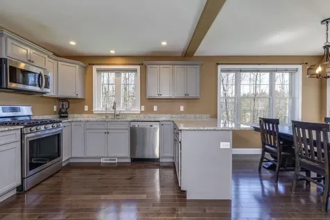 29 Churchill Drive Hooksett NH 03106