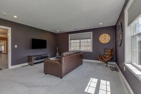 29 Churchill Drive Hooksett NH 03106