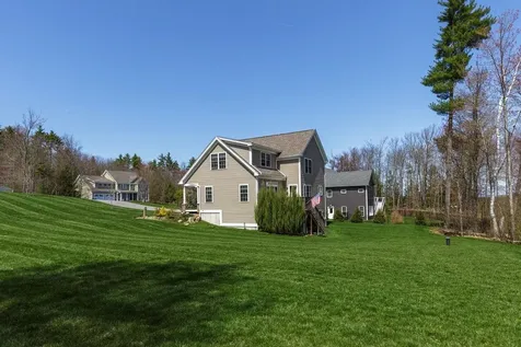 29 Churchill Drive Hooksett NH 03106