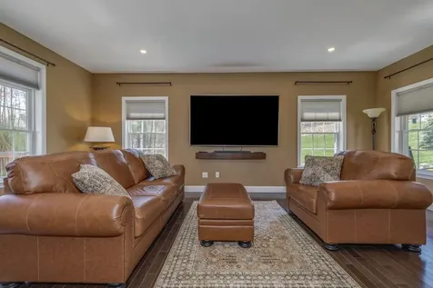 29 Churchill Drive Hooksett NH 03106