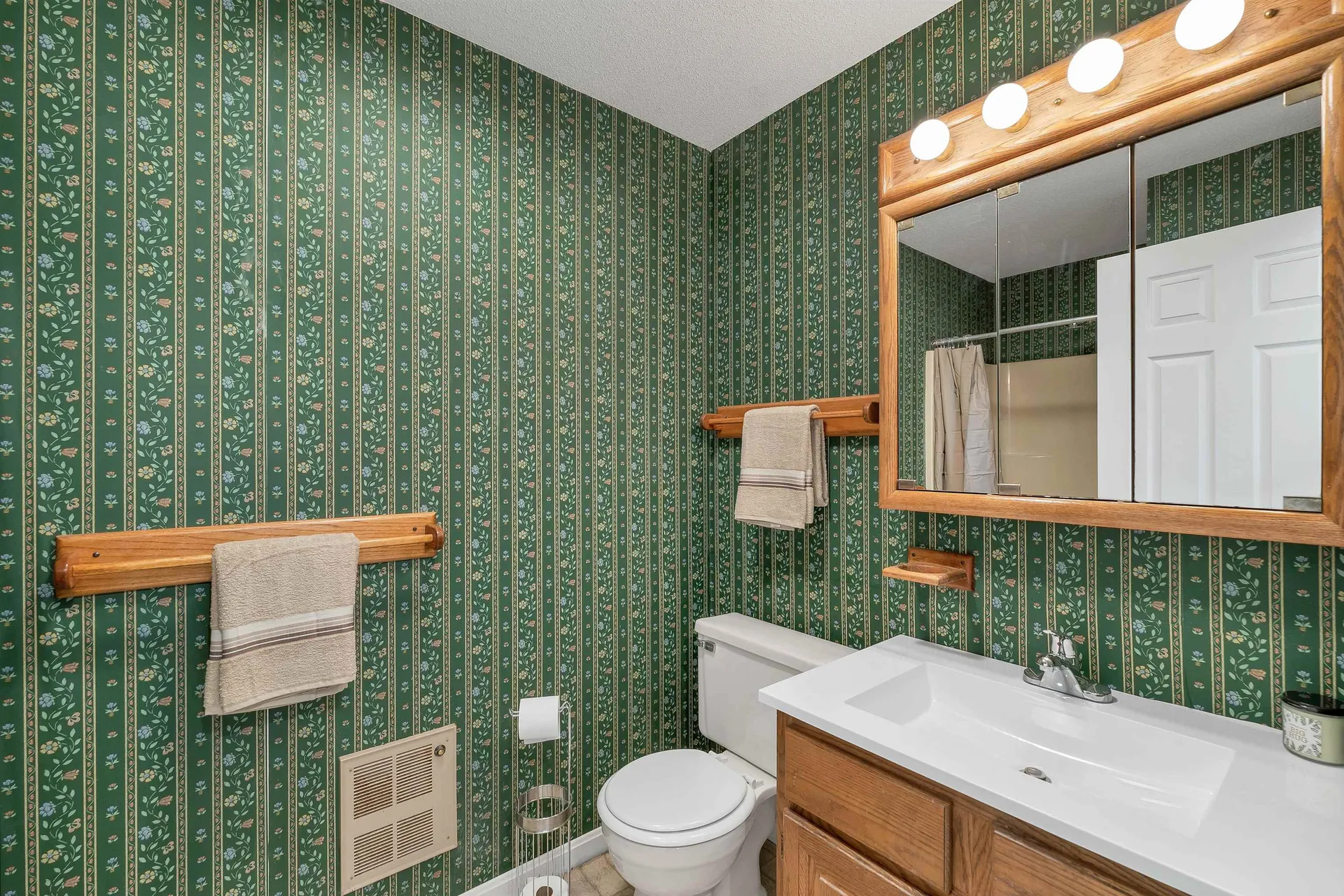 27 Harvest Lane Laconia NH 03246