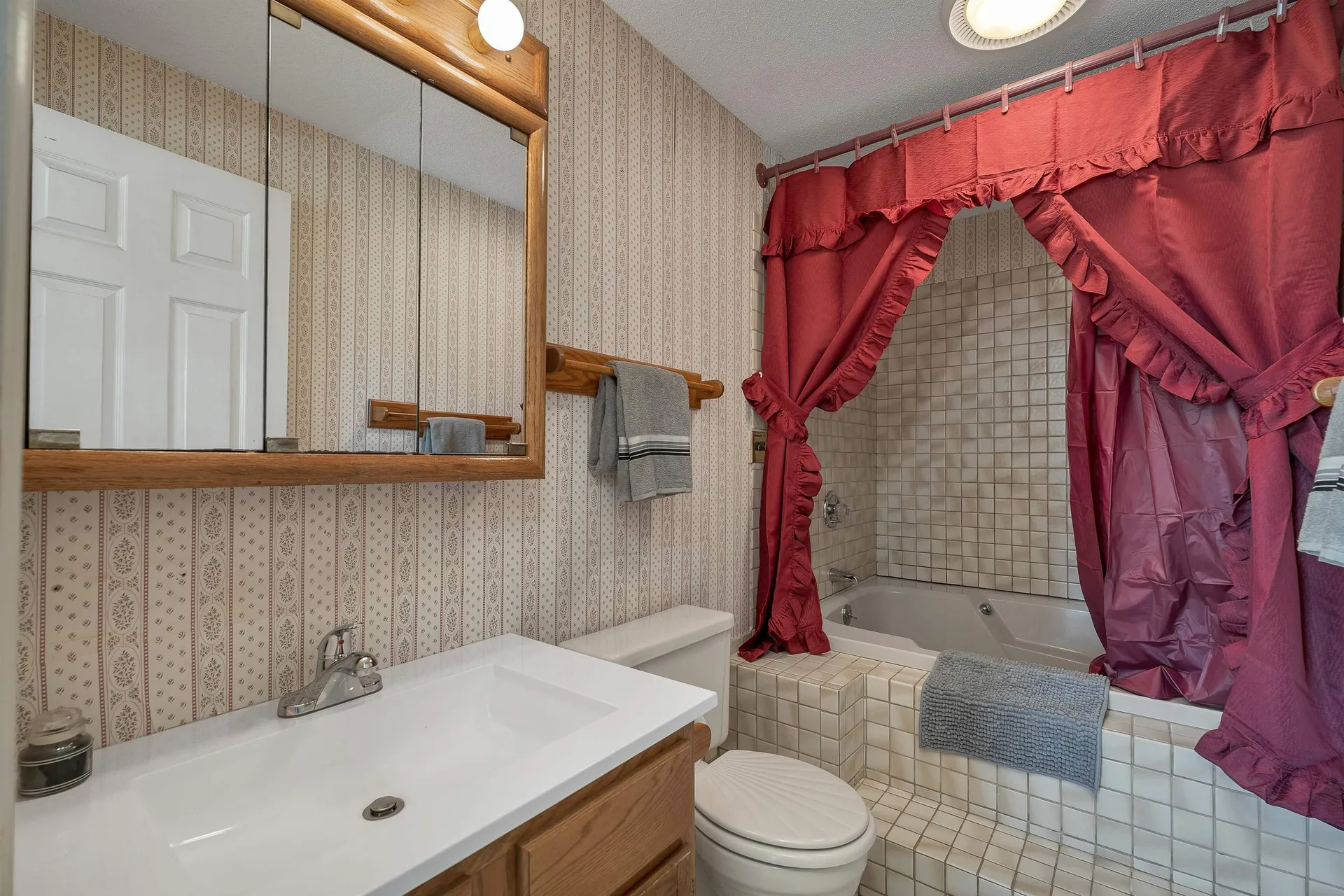 27 Harvest Lane Laconia NH 03246