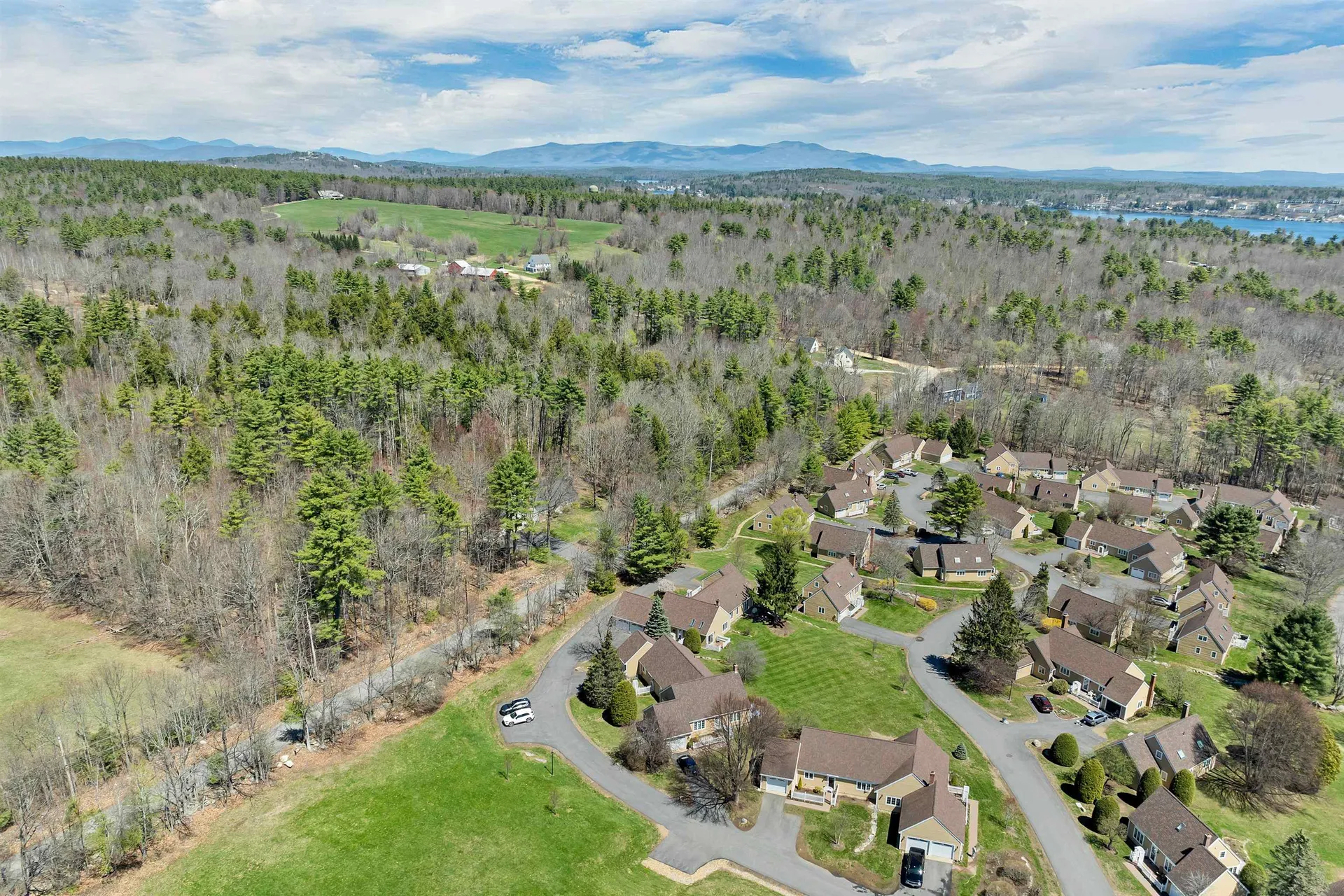 27 Harvest Lane Laconia NH 03246