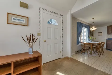 27 Harvest Lane Laconia NH 03246