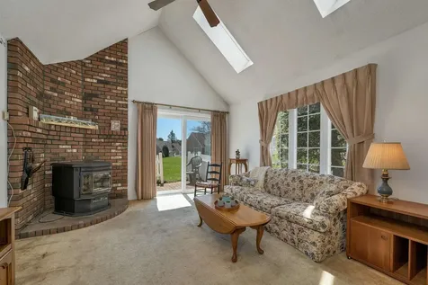 27 Harvest Lane Laconia NH 03246