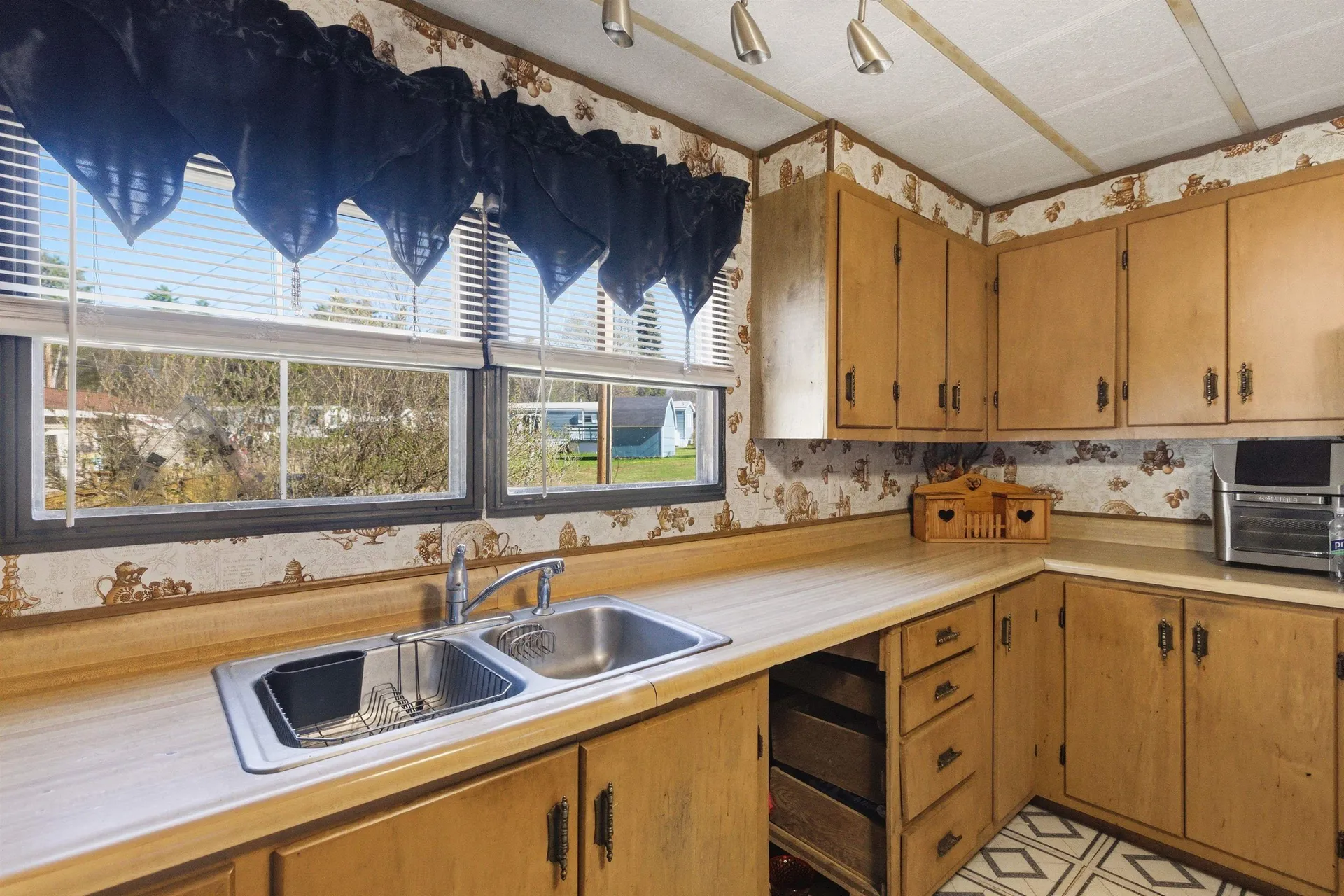 22 Brook Circle Loudon NH 03307