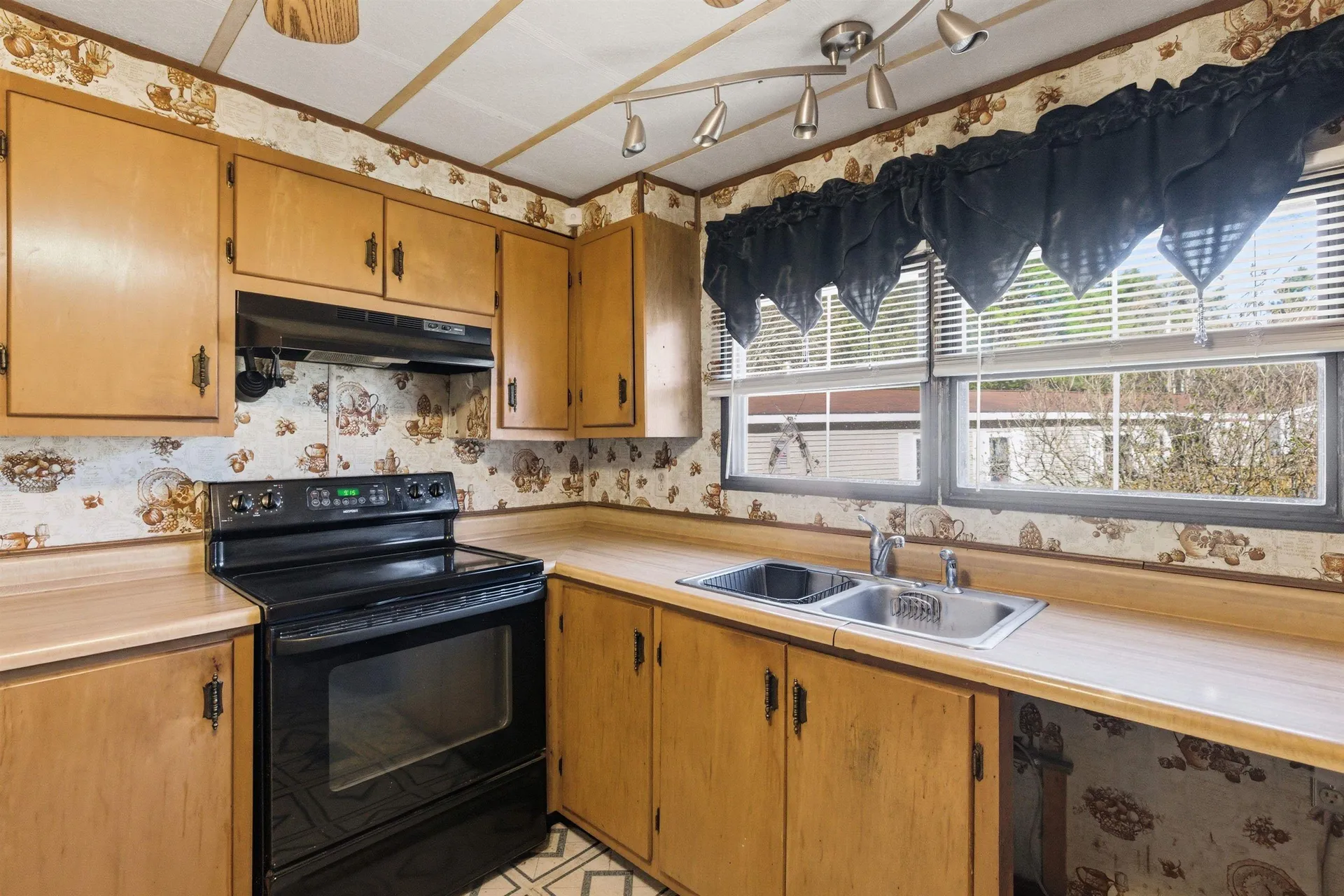 22 Brook Circle Loudon NH 03307