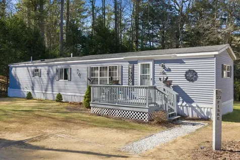 22 Brook Circle Loudon NH 03307