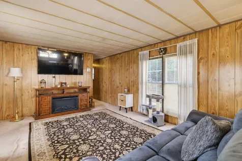 22 Brook Circle Loudon NH 03307