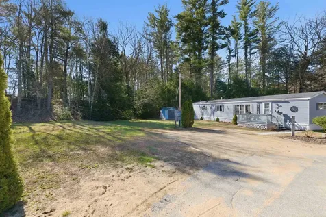 22 Brook Circle Loudon NH 03307