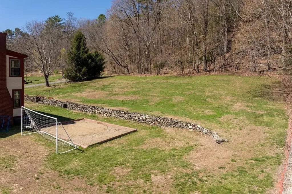114 Gifford Road Hartford VT 05001