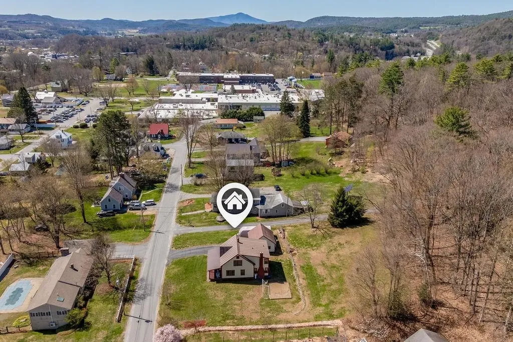 114 Gifford Road Hartford VT 05001