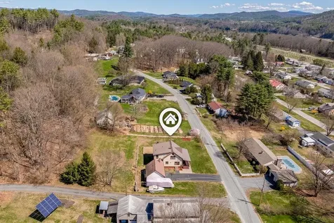 114 Gifford Road Hartford VT 05001