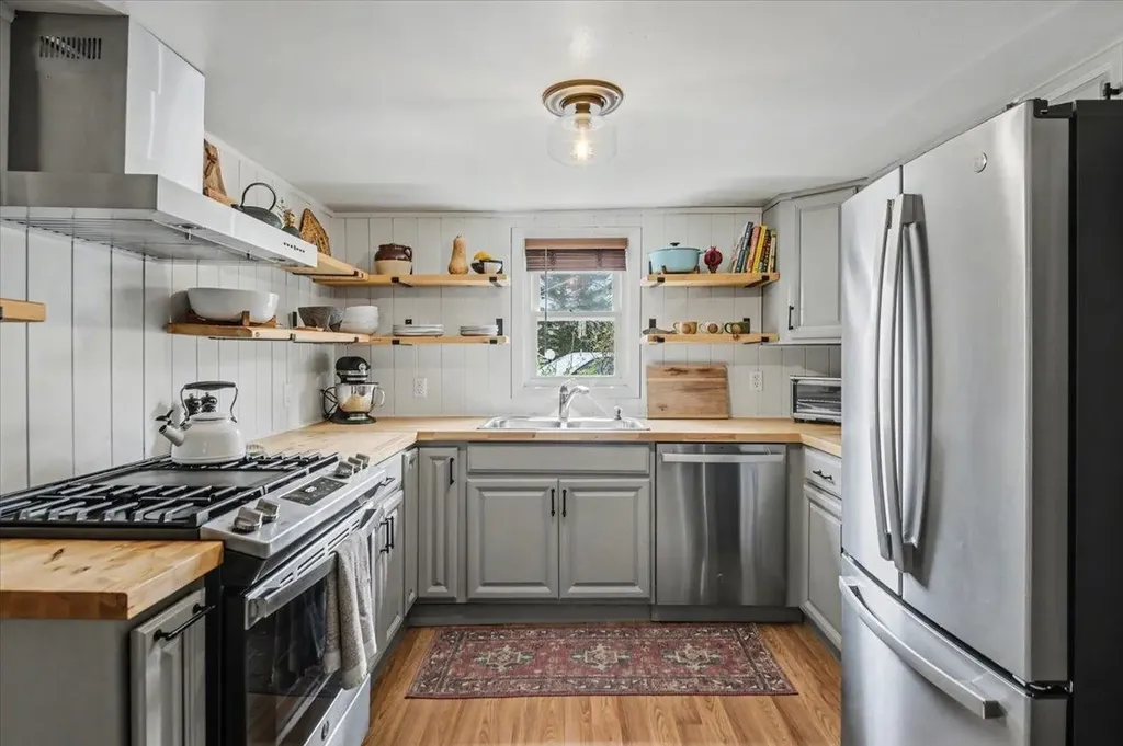 185 Sand Hill Road Essex VT 05452