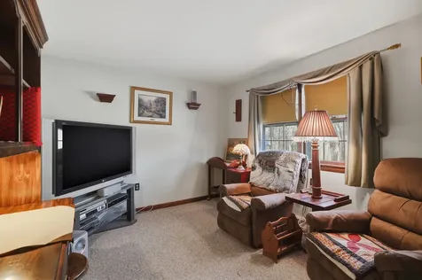115 Fordway Extension Derry NH 03038