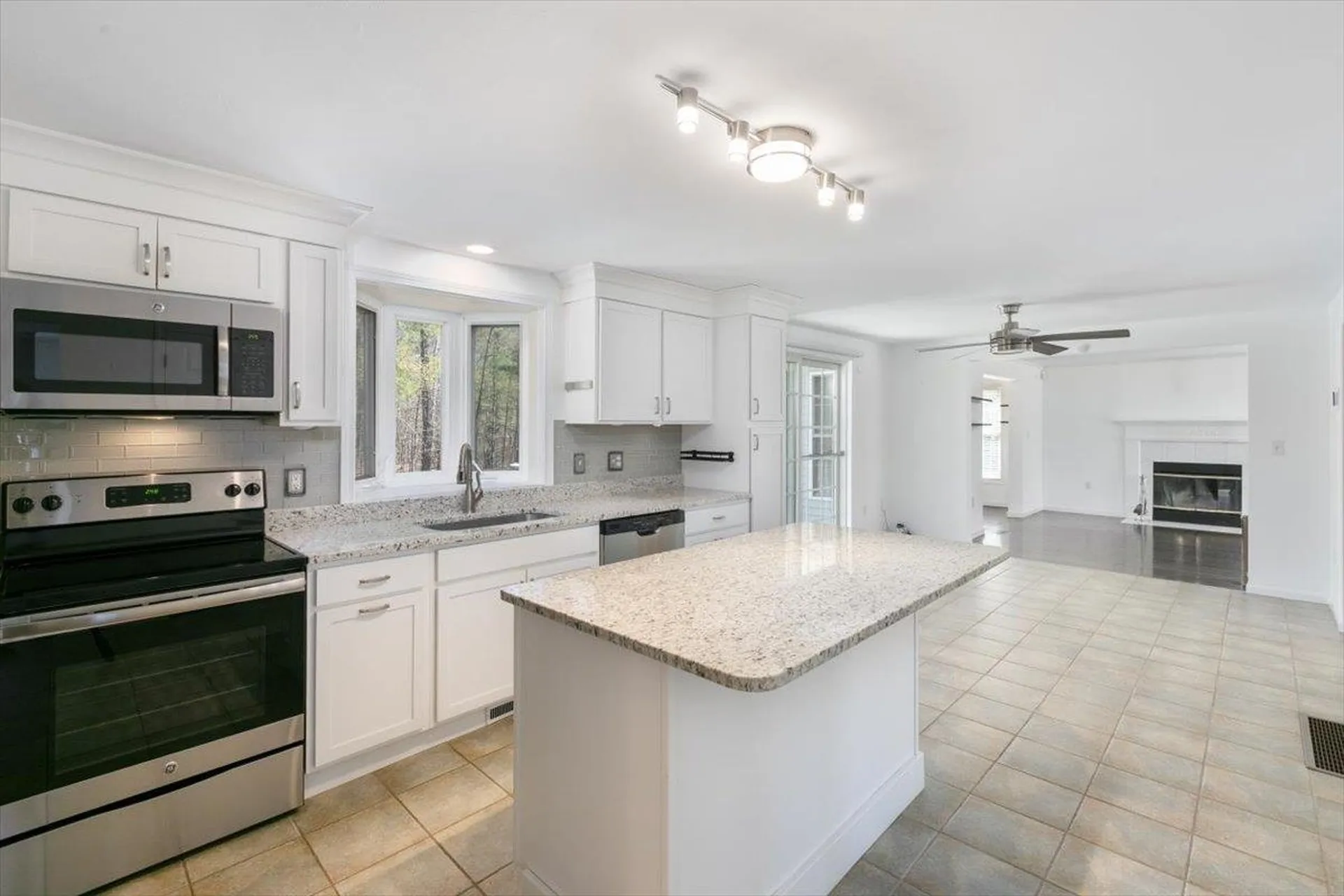 62 Magnolia Drive Pelham NH 03076