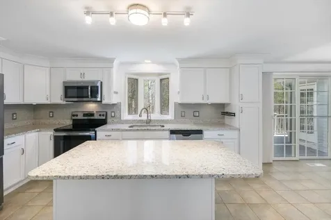 62 Magnolia Drive Pelham NH 03076