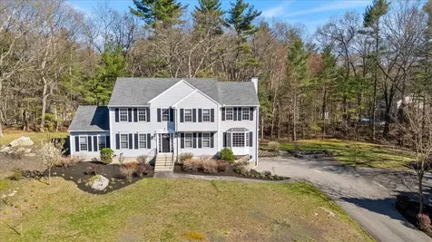 62 Magnolia Drive Pelham NH 03076