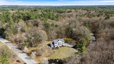 62 Magnolia Drive Pelham NH 03076