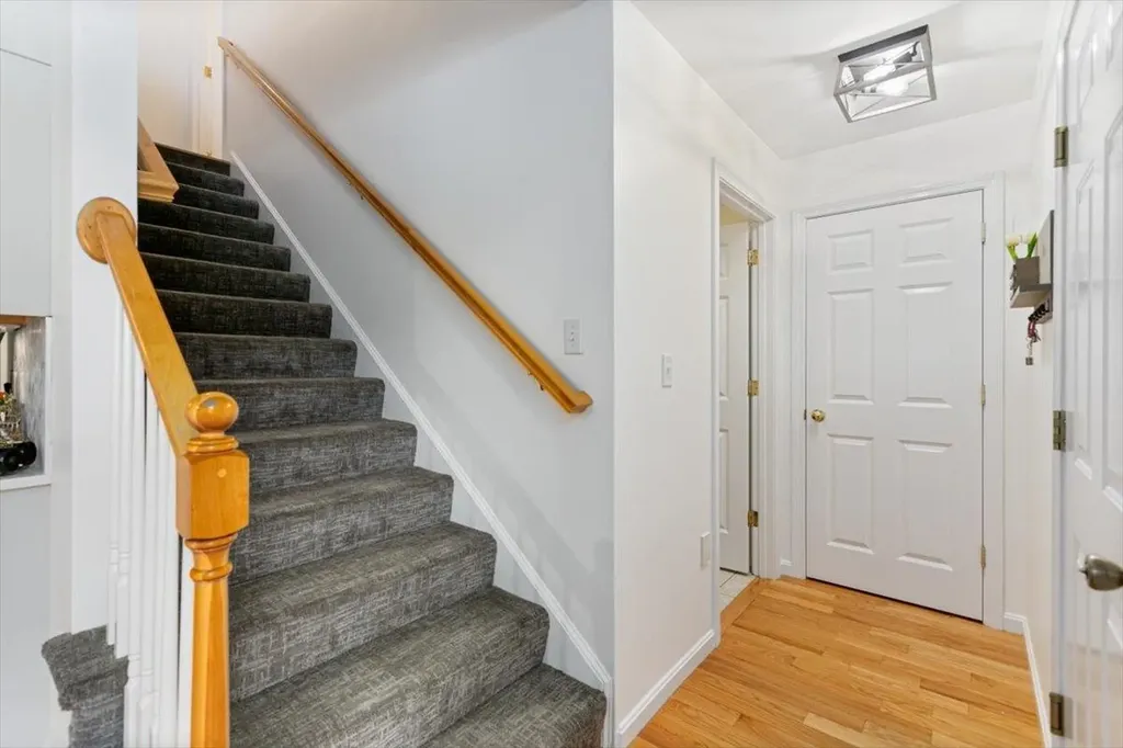 64 Brookview Road Windham NH 03087