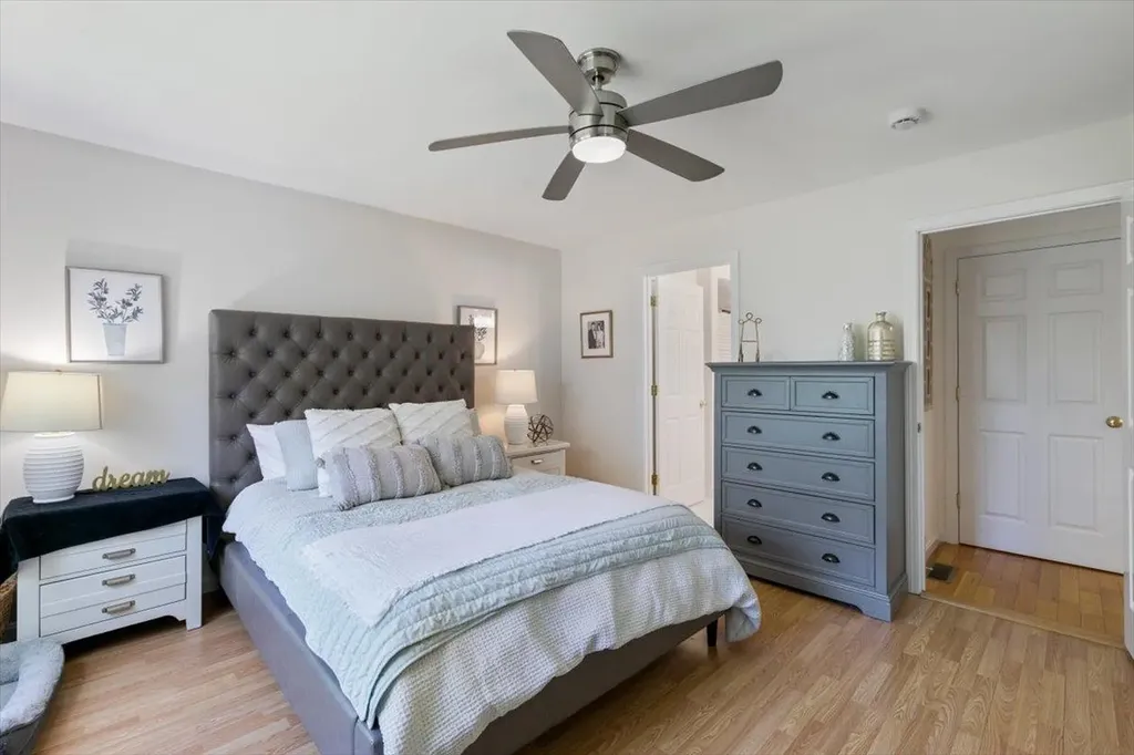 64 Brookview Road Windham NH 03087