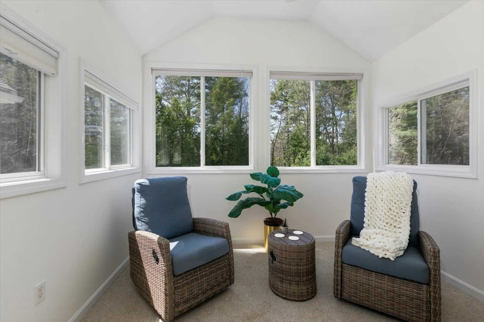 64 Brookview Road Windham NH 03087