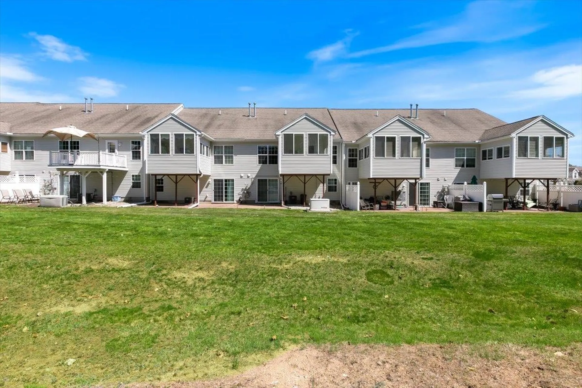 64 Brookview Road Windham NH 03087