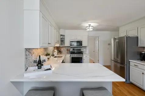 64 Brookview Road Windham NH 03087