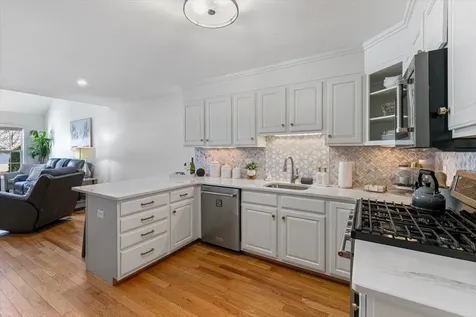 64 Brookview Road Windham NH 03087