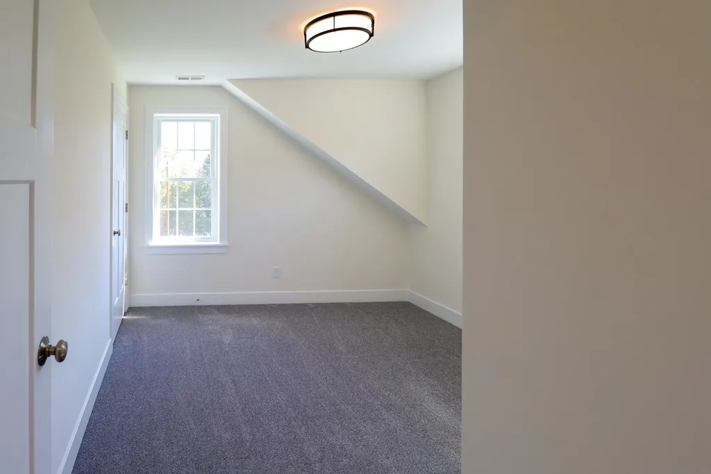 31 Eden Lane Portsmouth NH 03801