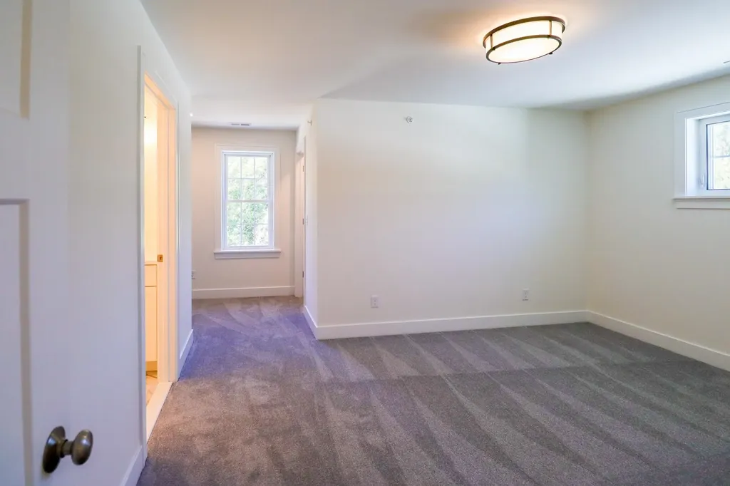 31 Eden Lane Portsmouth NH 03801