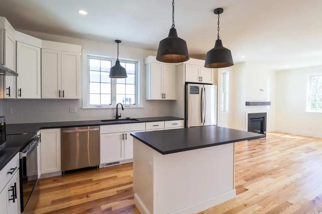 31 Eden Lane Portsmouth NH 03801