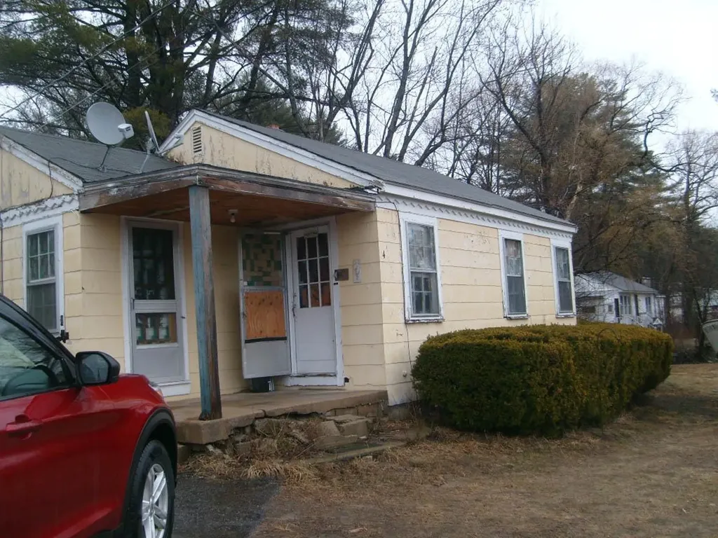 4 North Avenue Ashland NH 03217