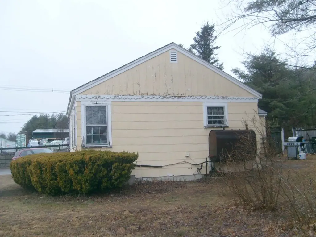 4 North Avenue Ashland NH 03217