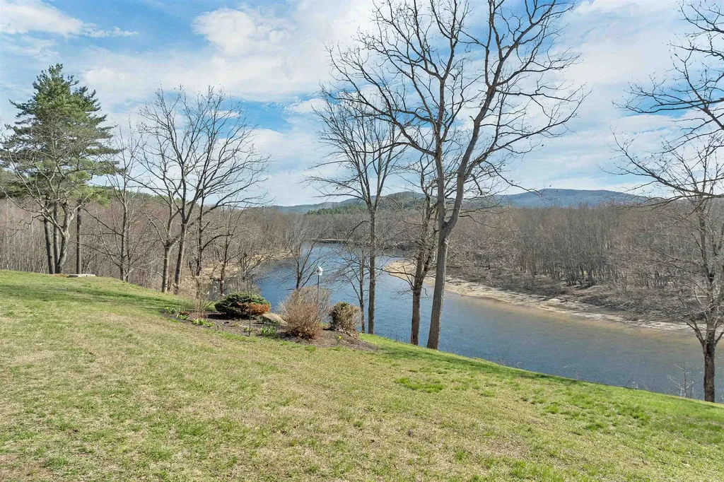 24 Circle Drive Ashland NH 03217