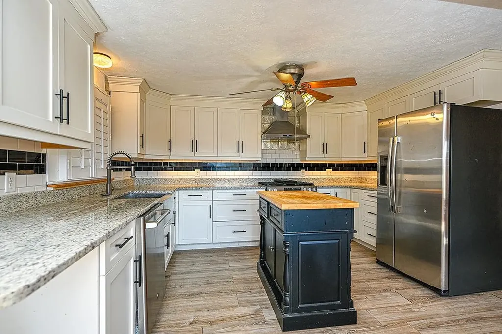 28 Ridgewood Road Eliot ME 03903