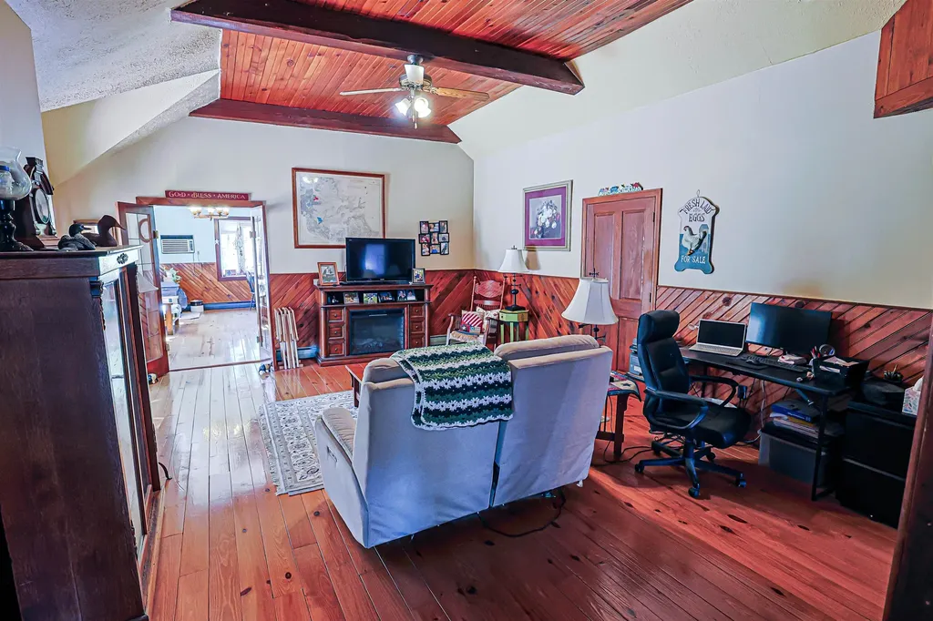 84 Hovey Road Londonderry NH 03053