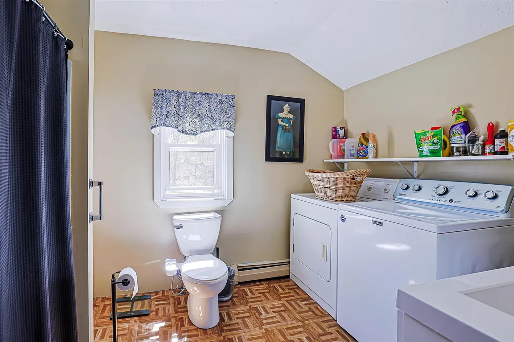 84 Hovey Road Londonderry NH 03053