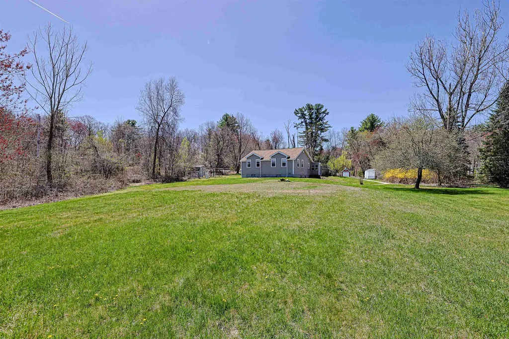 84 Hovey Road Londonderry NH 03053