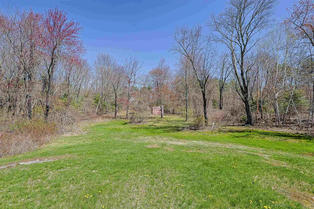 84 Hovey Road Londonderry NH 03053
