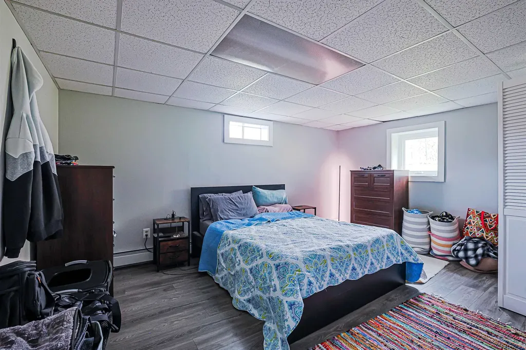 84 Hovey Road Londonderry NH 03053
