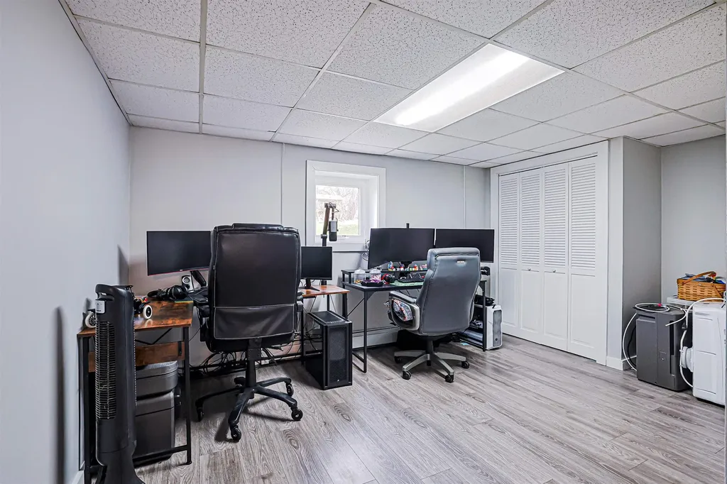 84 Hovey Road Londonderry NH 03053